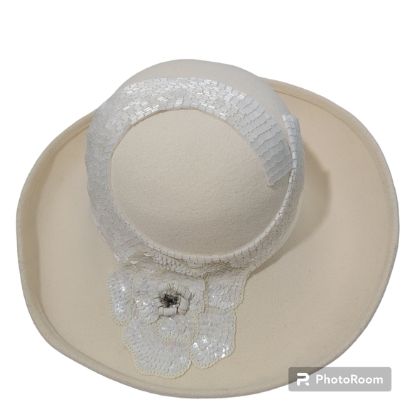 VTG Mr. John Classic New York Paris White Velvet Art To Wear Women's Hat Sz 56